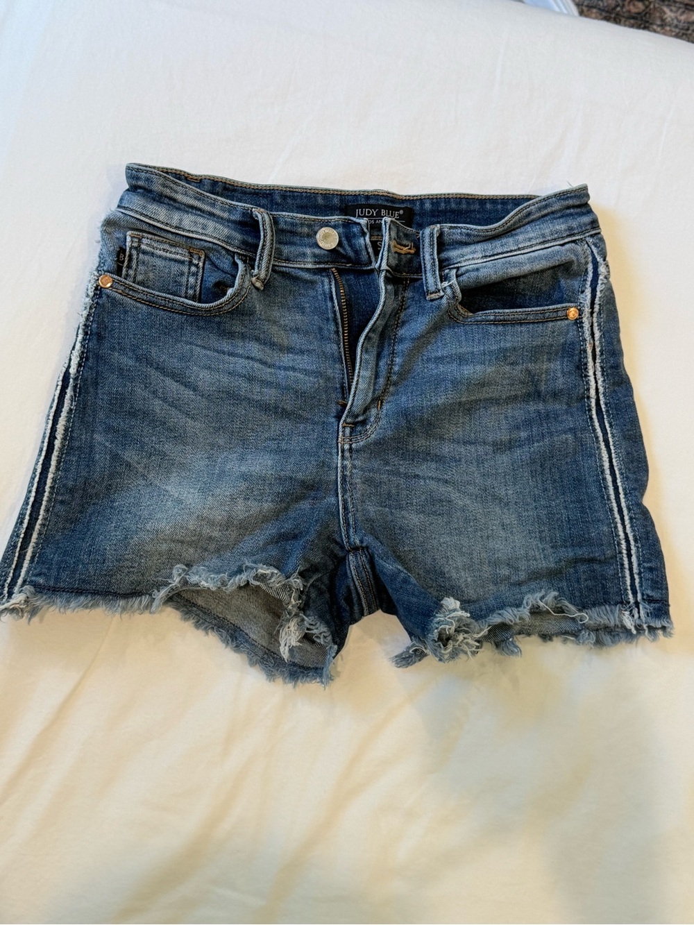 Judy Blue Medium Wash Distressed Frayed Hem Denim Shorts